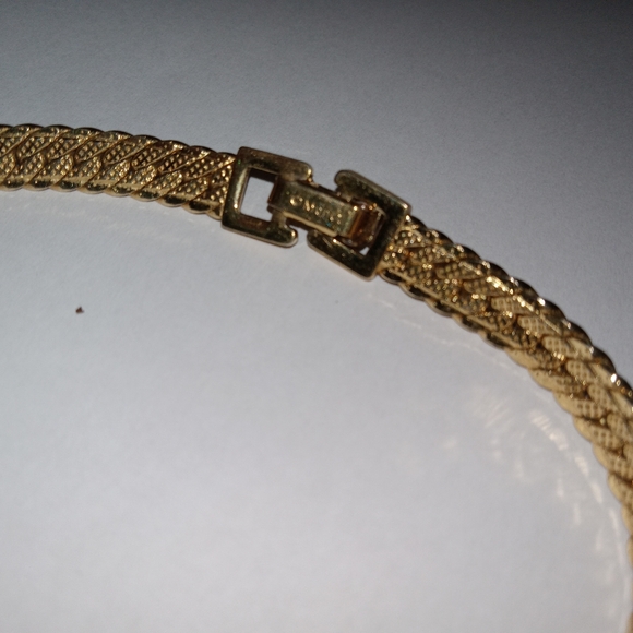 Vintage Monet EUC 16" 18K Gold Plated Herringbone Chain Necklace - Picture 7 of 11